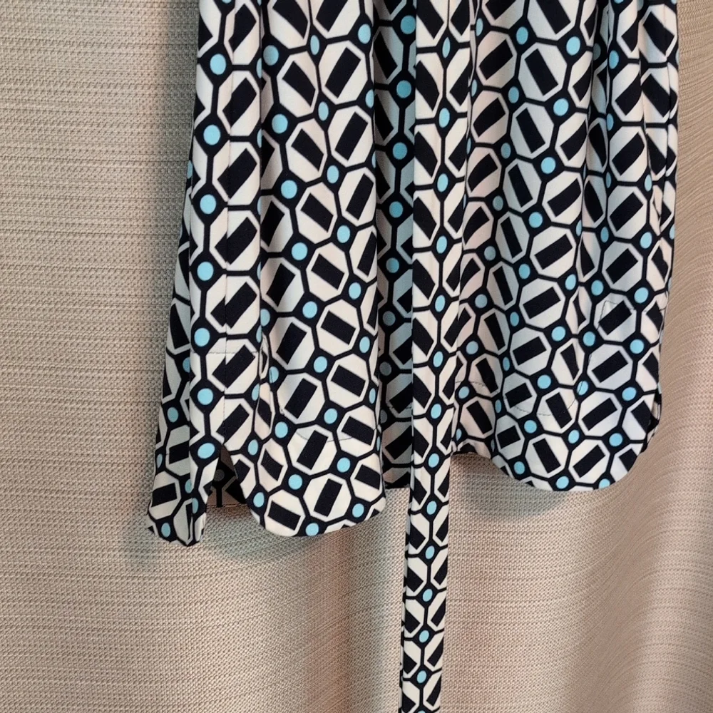 Elegant Navy, Light Blue and Off-White Geometric Long Sleeve Dress - Picture 6 of 9